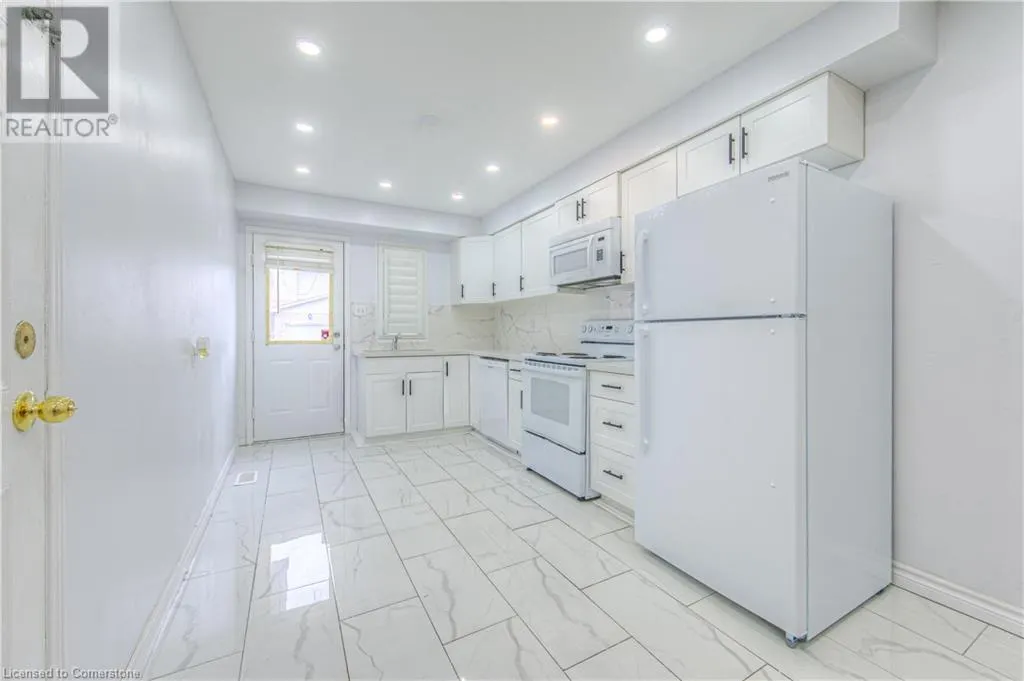 12 WHITEDEER Road Unit# 2, #2
