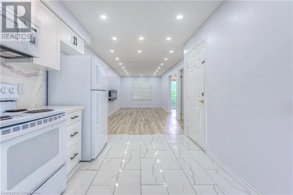 12 WHITEDEER Road Unit# 2, #2
