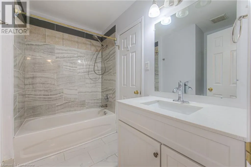 12 WHITEDEER Road Unit# 2, #2