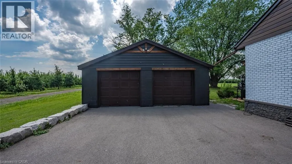 905 BLUELINE Road