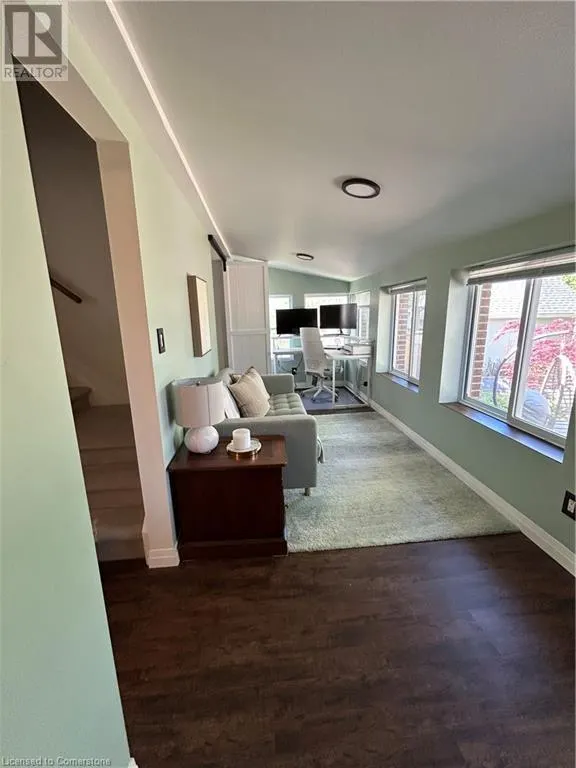 18 FLANDERS Avenue