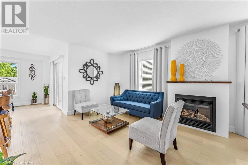 2 COLTON Circle