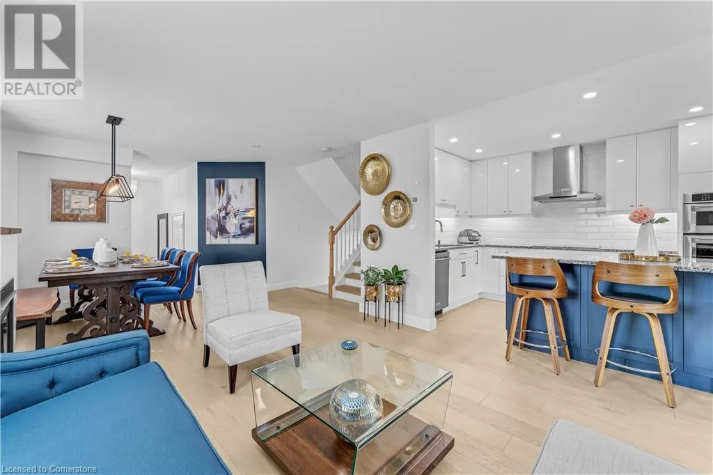 2 COLTON Circle