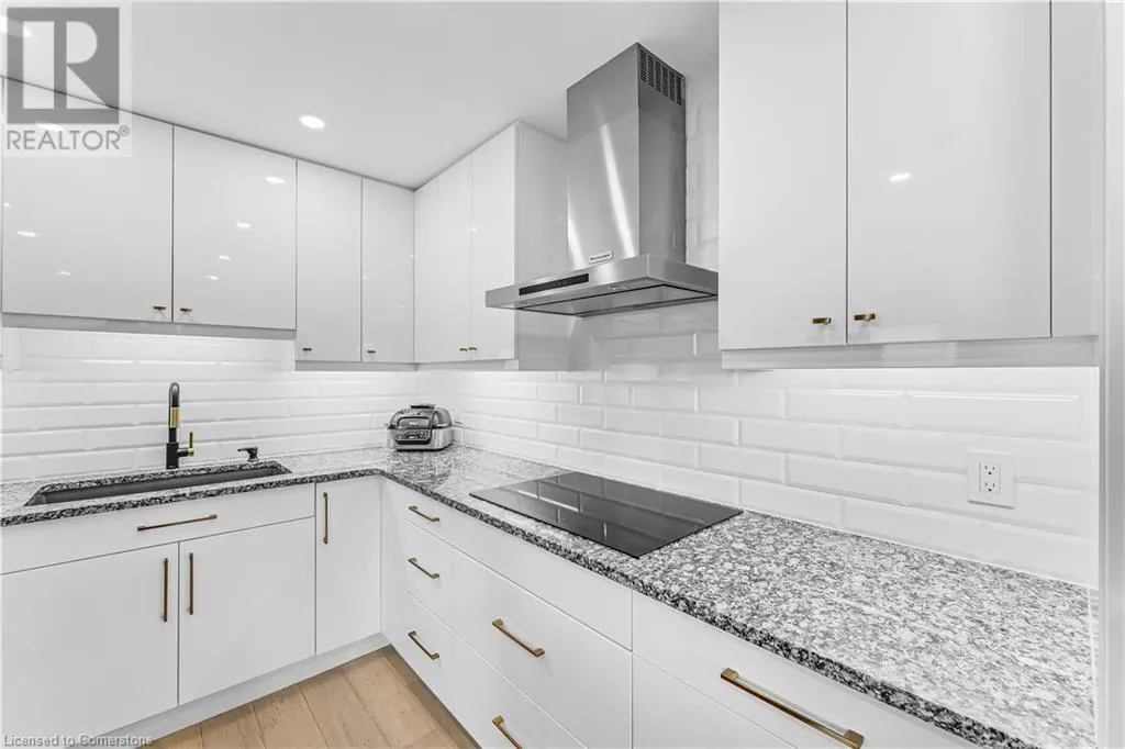 2 COLTON Circle