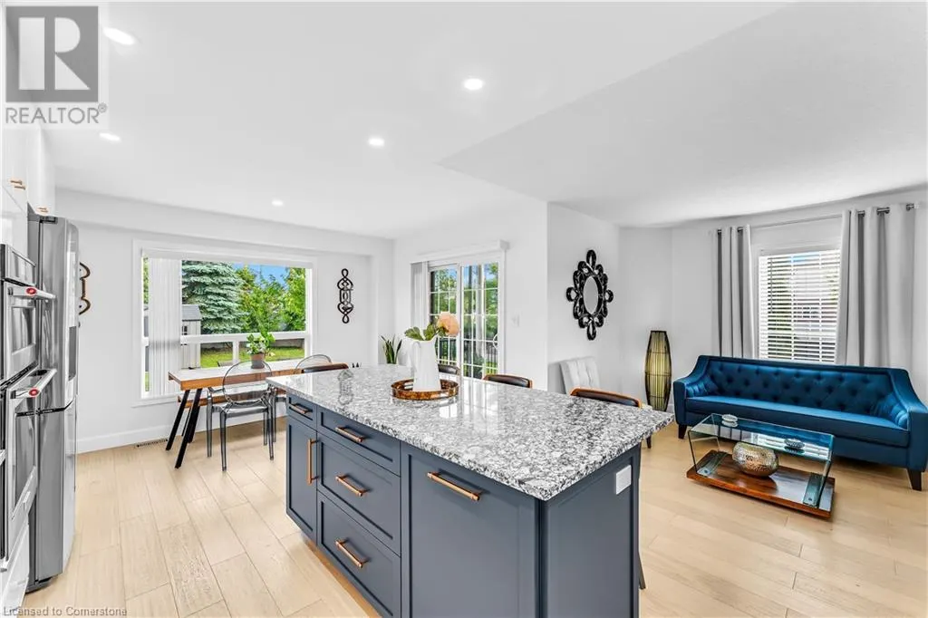 2 COLTON Circle