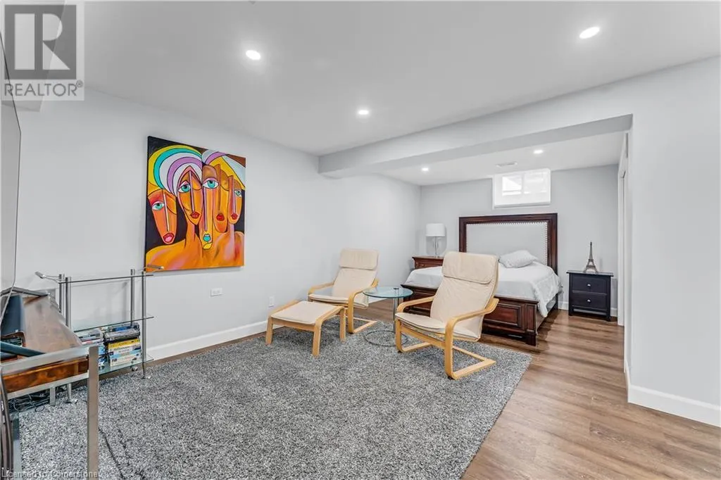 2 COLTON Circle