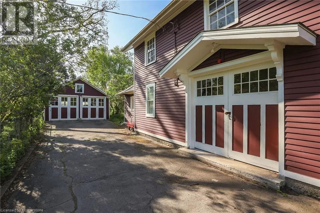 102 MAIN Street E