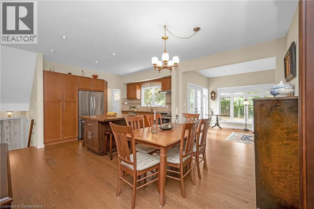 285 SURREY Drive