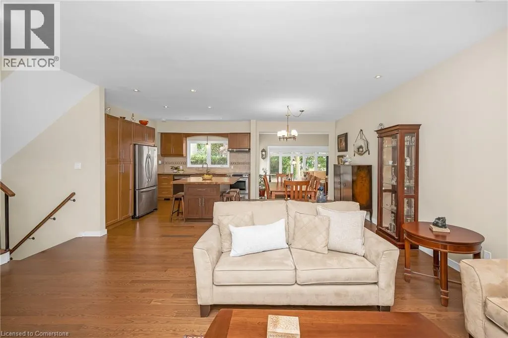 285 SURREY Drive