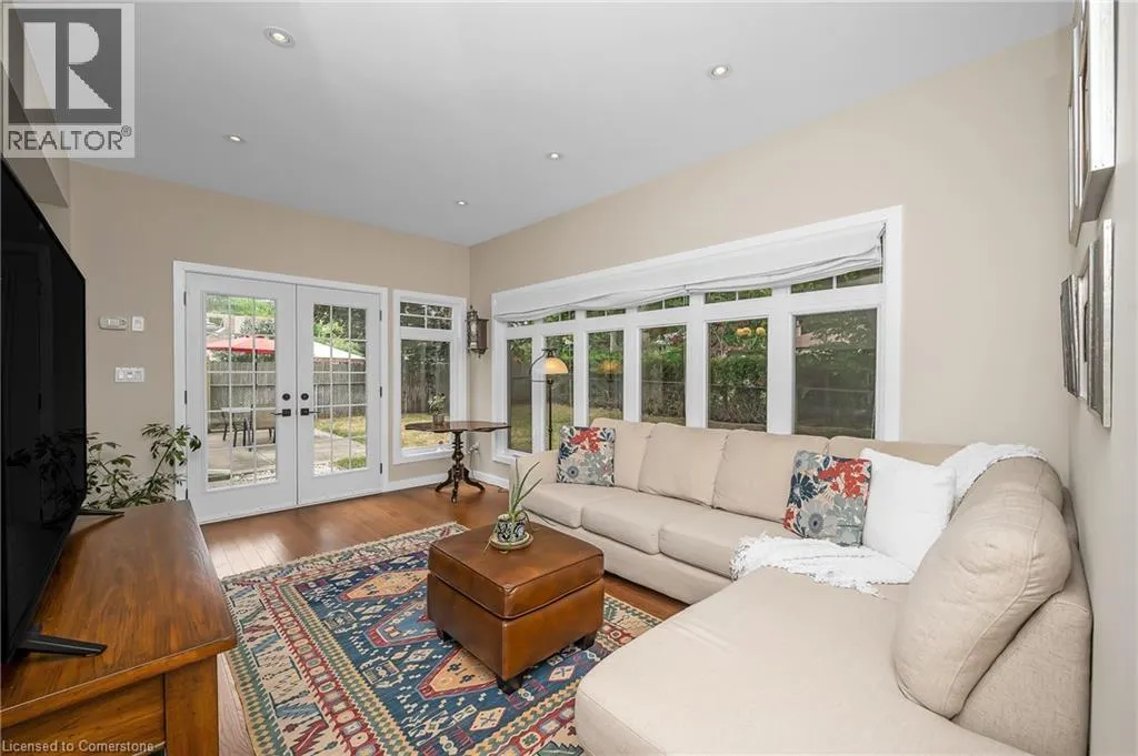 285 SURREY Drive