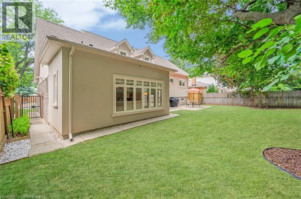 285 SURREY Drive