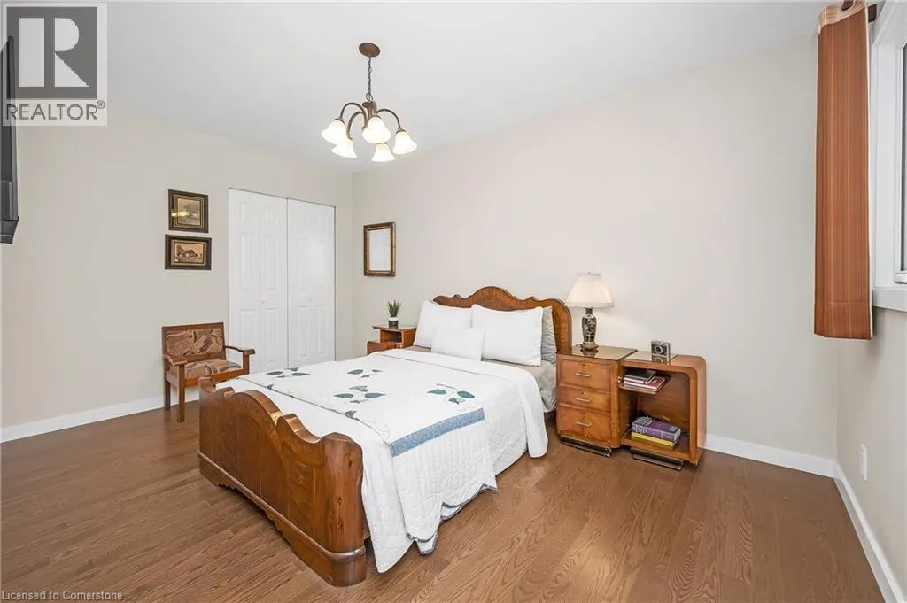 285 SURREY Drive