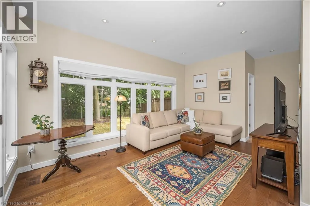 285 SURREY Drive