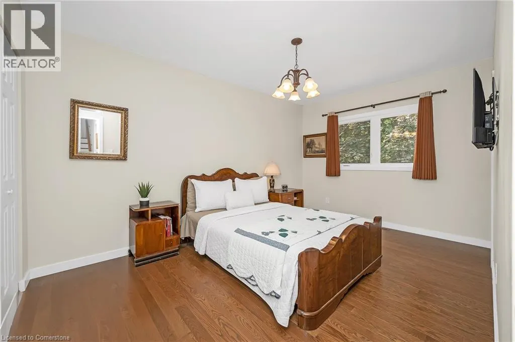 285 SURREY Drive