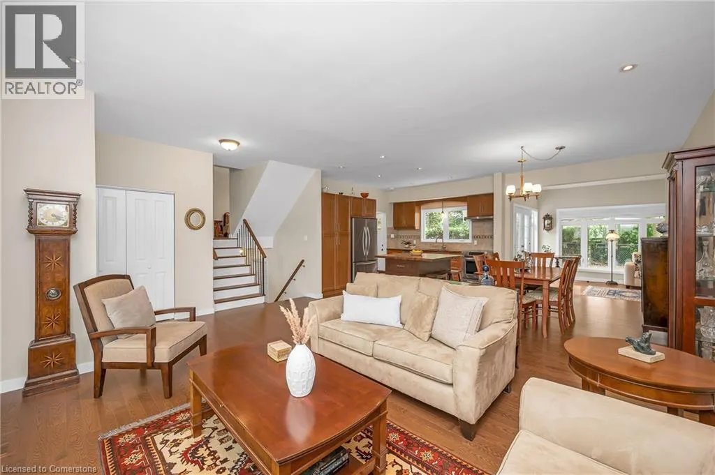 285 SURREY Drive