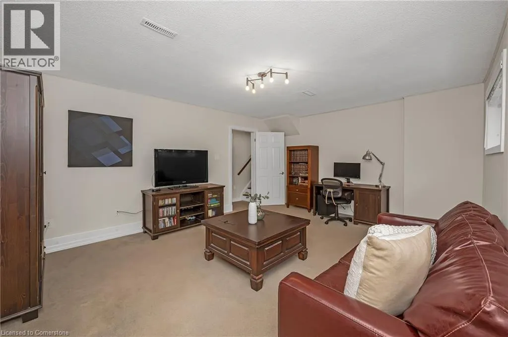 285 SURREY Drive