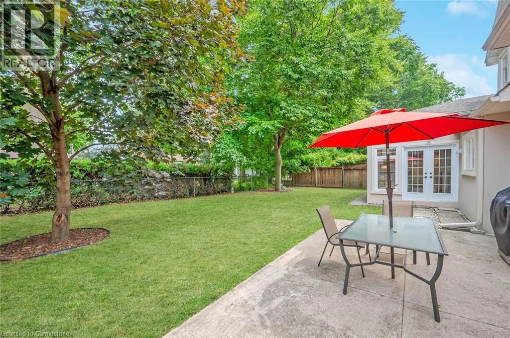 285 SURREY Drive