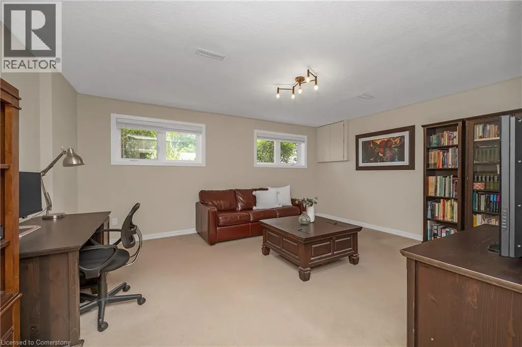 285 SURREY Drive