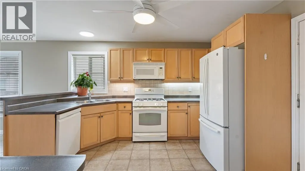 22 COBBLESTONE Drive