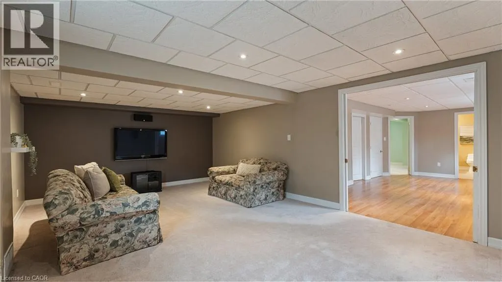 22 COBBLESTONE Drive
