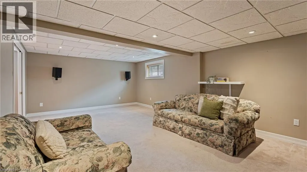 22 COBBLESTONE Drive