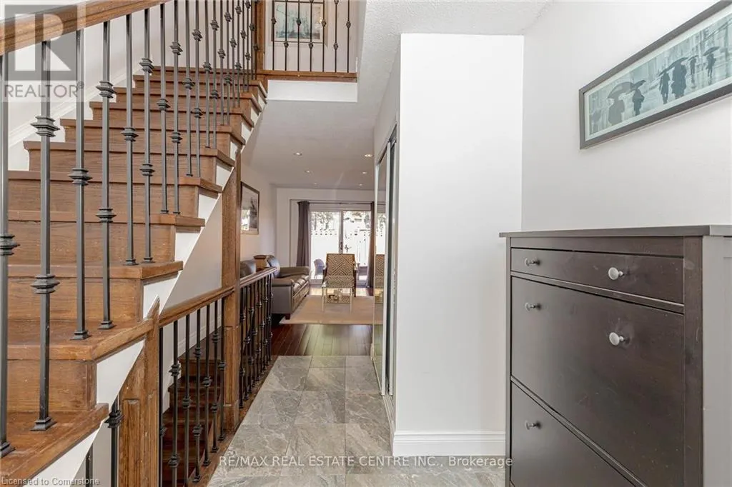 1526 LANCASTER Drive Unit# 123, #123