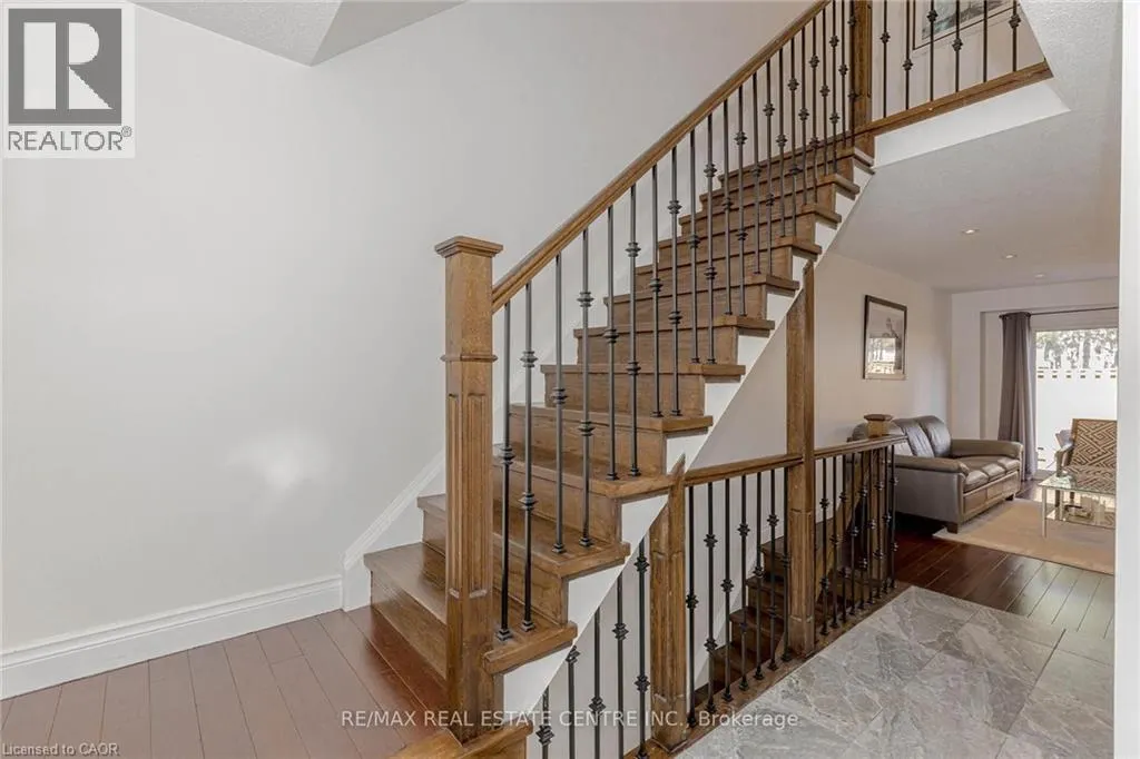 1526 LANCASTER Drive Unit# 123, #123