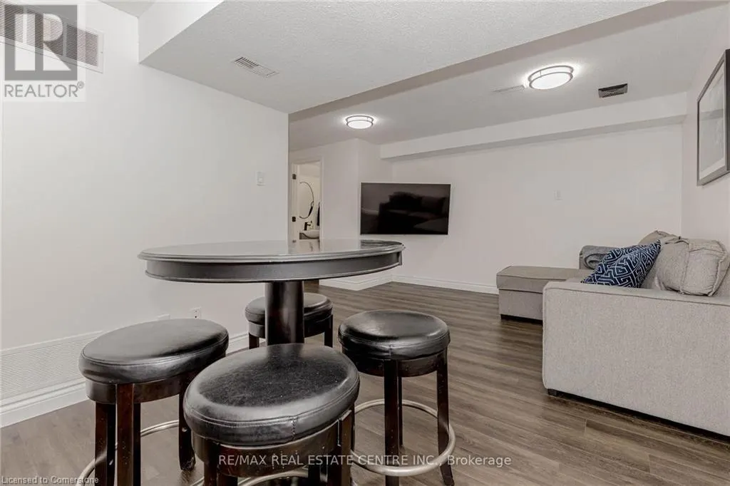 1526 LANCASTER Drive Unit# 123, #123