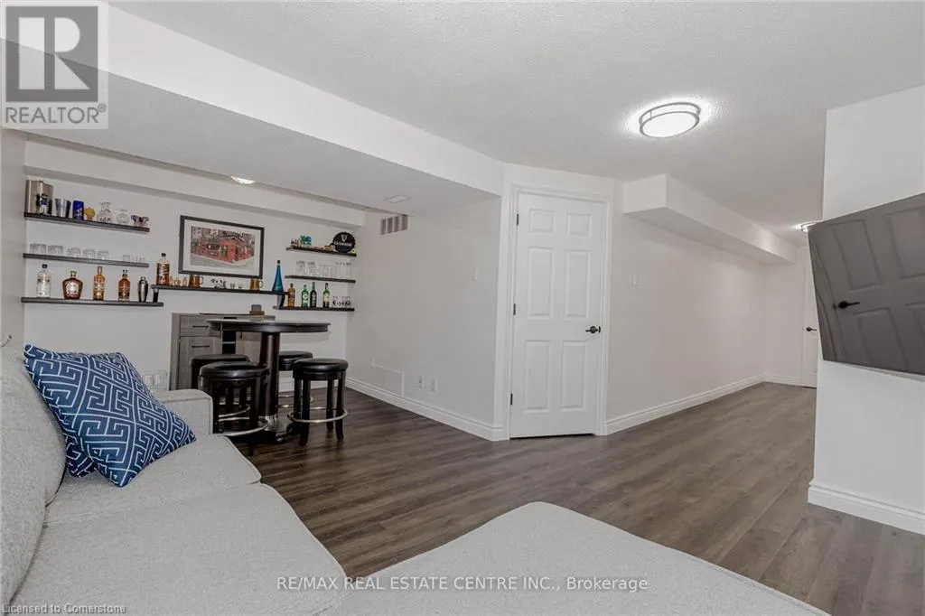 1526 LANCASTER Drive Unit# 123, #123
