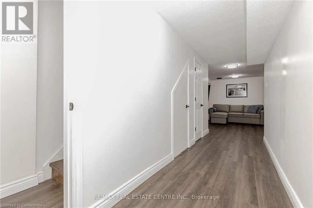 1526 LANCASTER Drive Unit# 123, #123