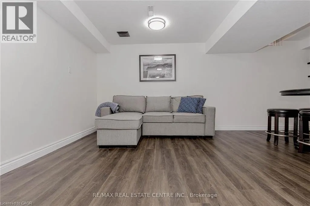 1526 LANCASTER Drive Unit# 123, #123