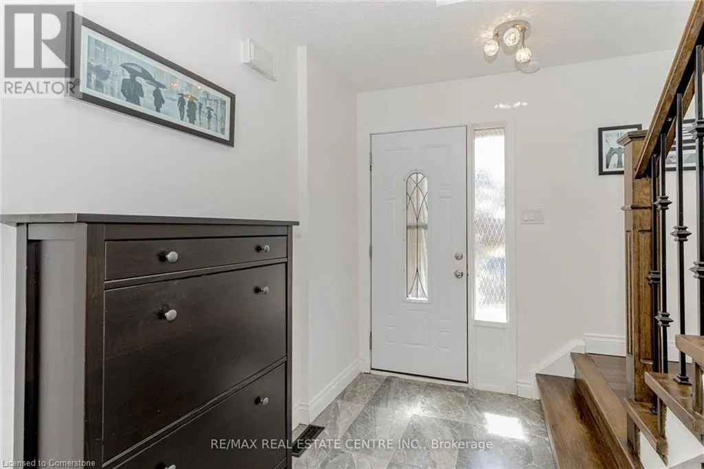 1526 LANCASTER Drive Unit# 123, #123