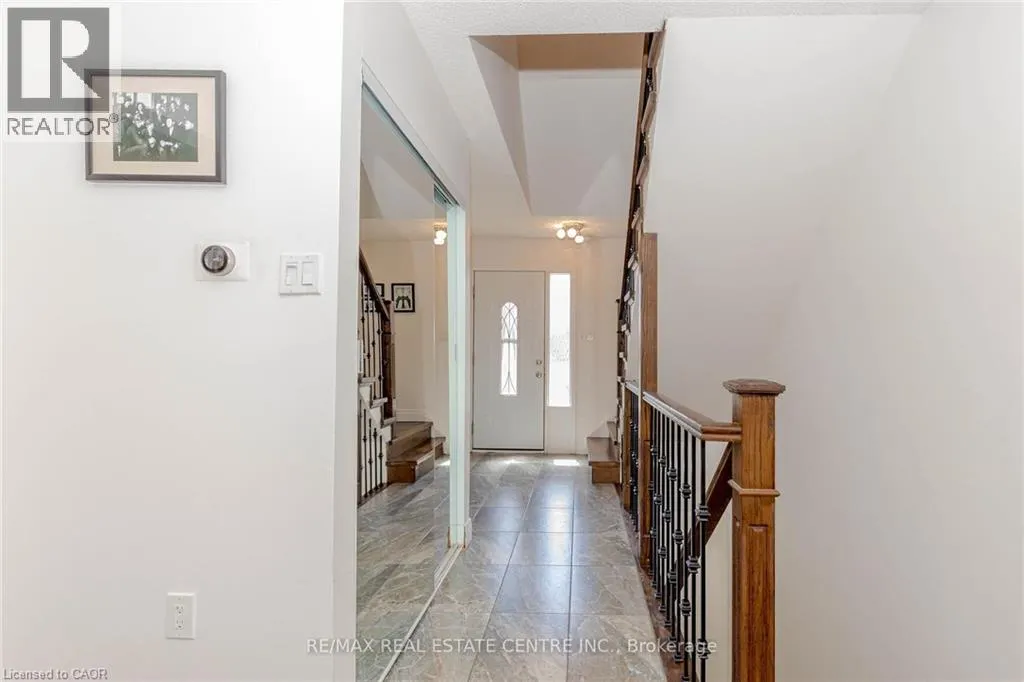 1526 LANCASTER Drive Unit# 123, #123