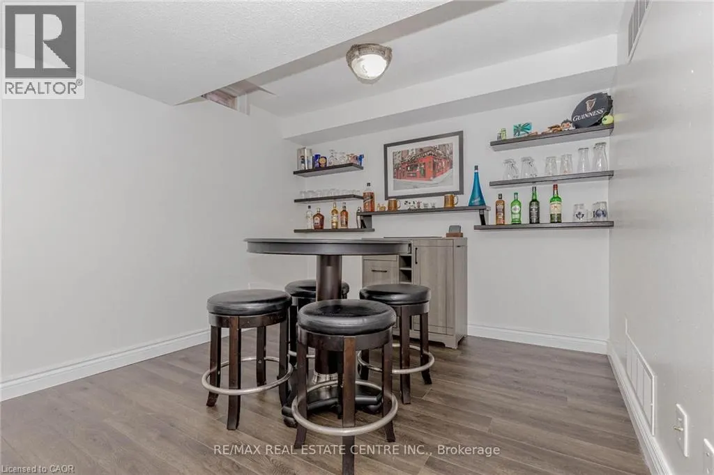 1526 LANCASTER Drive Unit# 123, #123