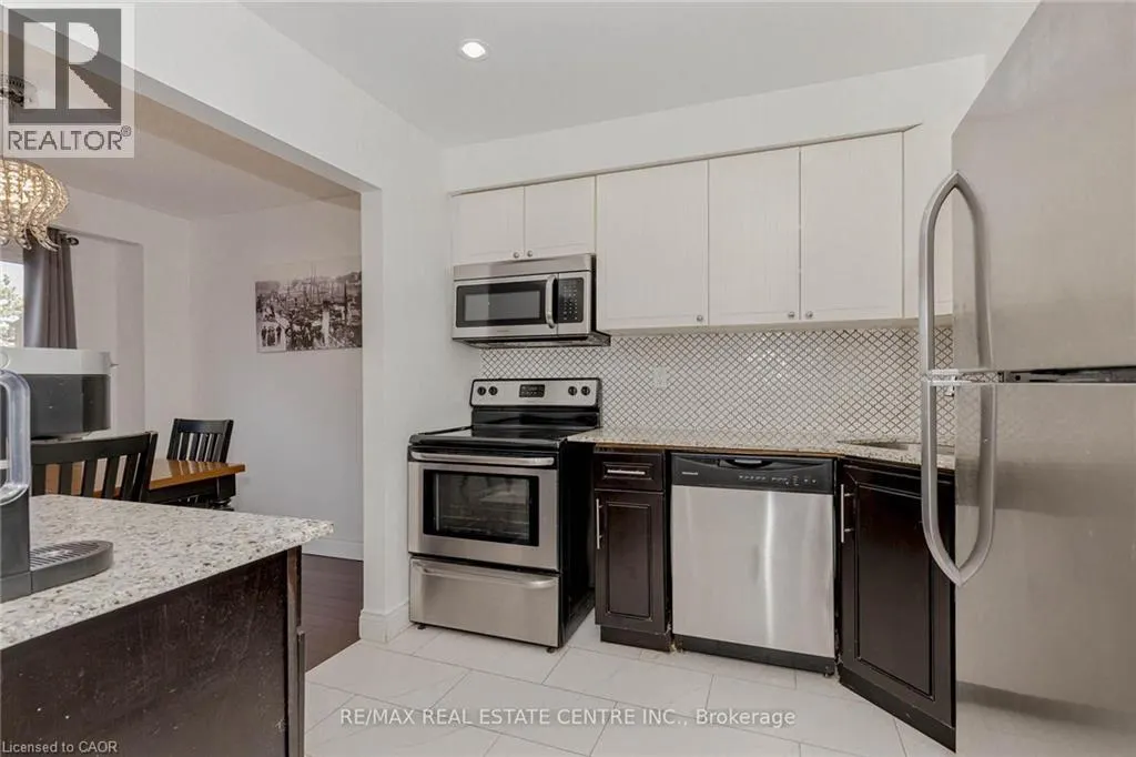 1526 LANCASTER Drive Unit# 123, #123