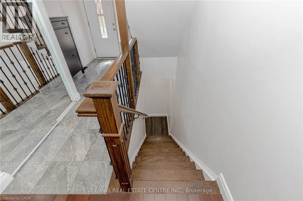 1526 LANCASTER Drive Unit# 123, #123