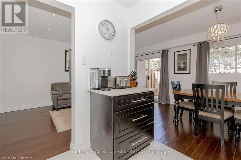 1526 LANCASTER Drive Unit# 123, #123