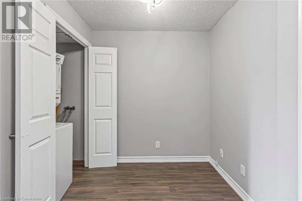 310 BURNHAMTHORPE Road W Unit# 401, #401