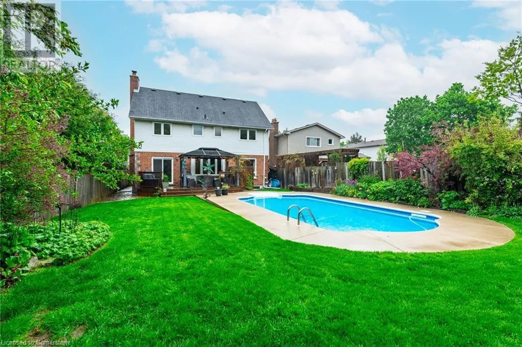 24 VANCE Crescent