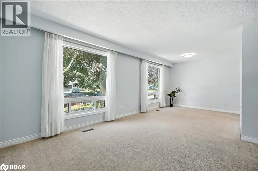 3 CYNTHIA Court