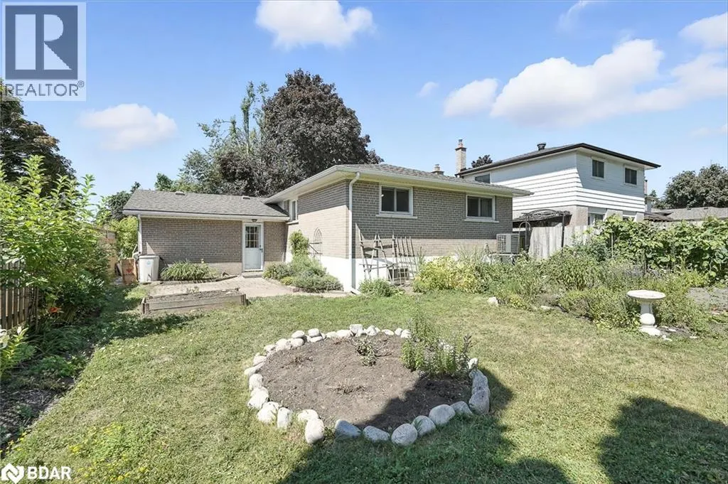 3 CYNTHIA Court