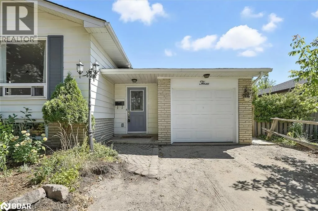 3 CYNTHIA Court