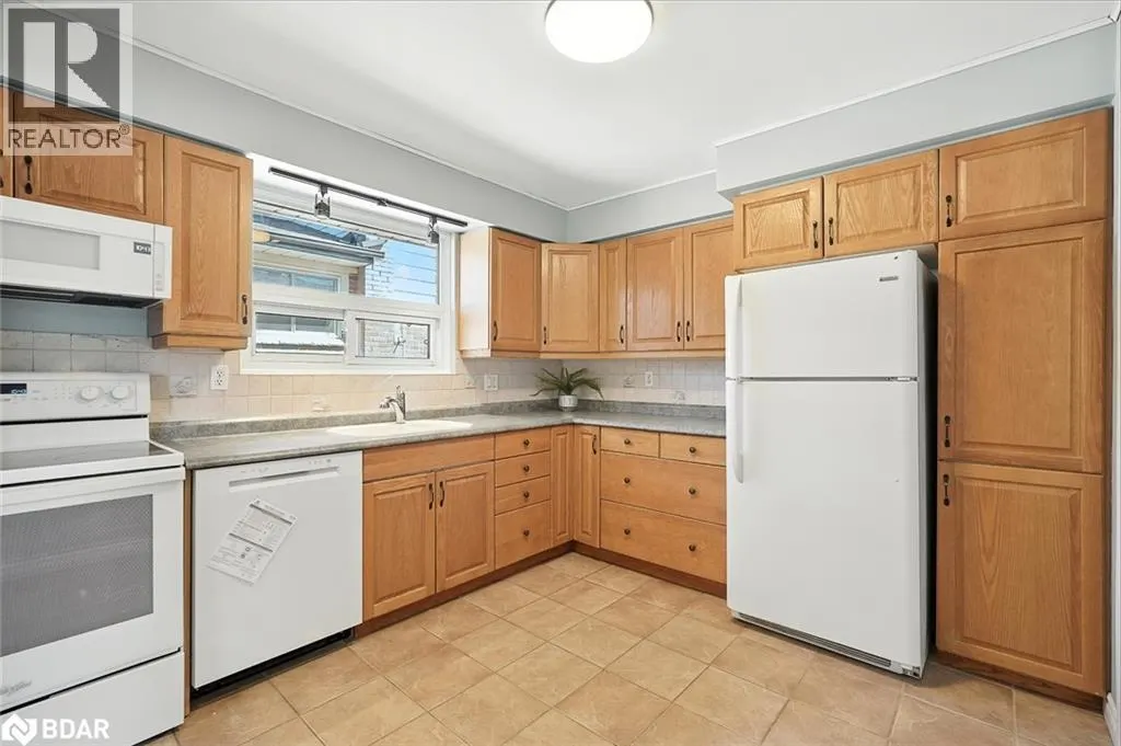 3 CYNTHIA Court