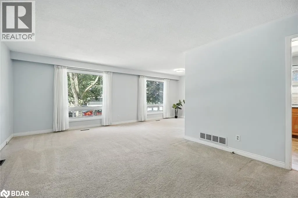 3 CYNTHIA Court