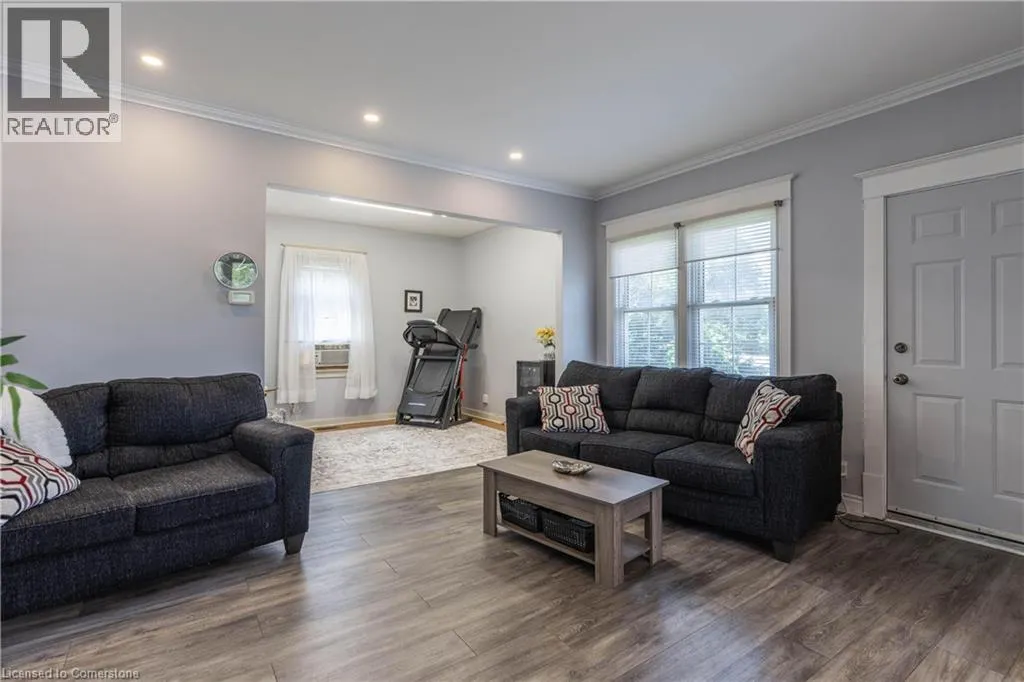 649 LAKESHORE Road