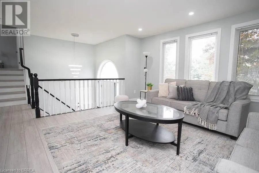 11 MAPLECREST Lane
