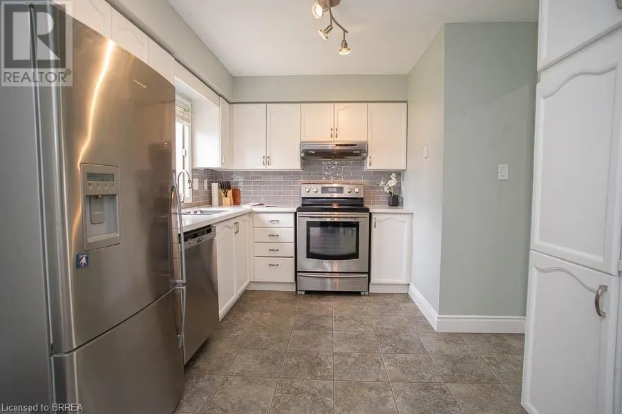 11 MAPLECREST Lane