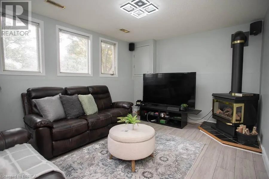 11 MAPLECREST Lane