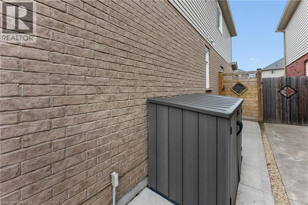 6043 WIENS Boulevard