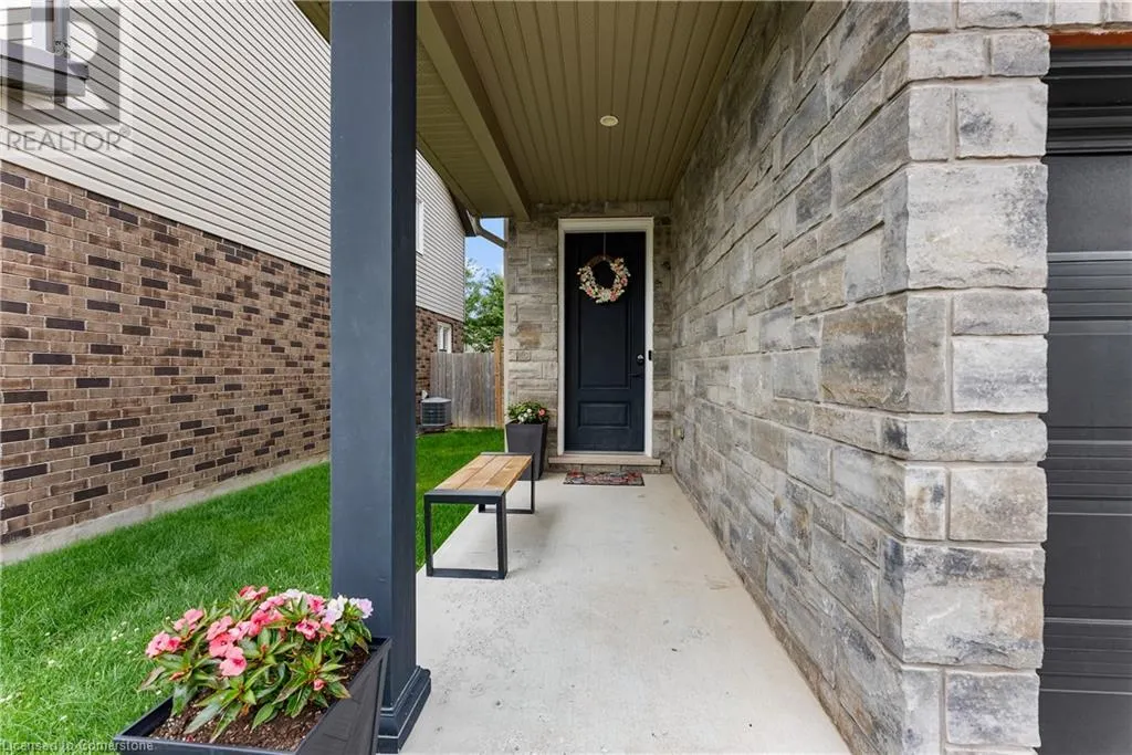 6043 WIENS Boulevard